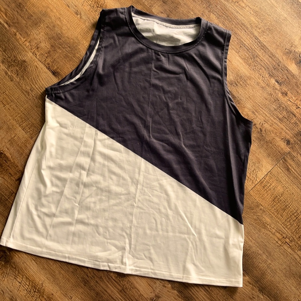 Black/white tank